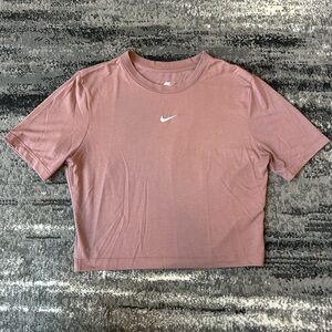 NIKE “The Nike Tee” Cropped Short Sleeve